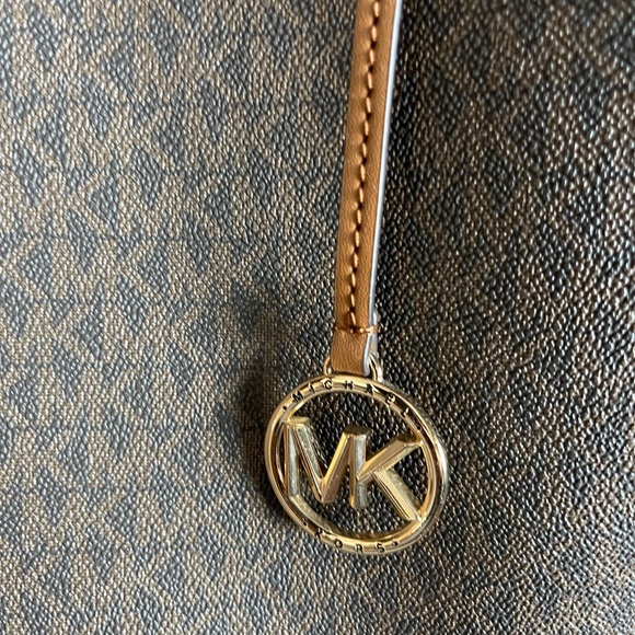 Michael Kors leather tote - Picture 5 of 15